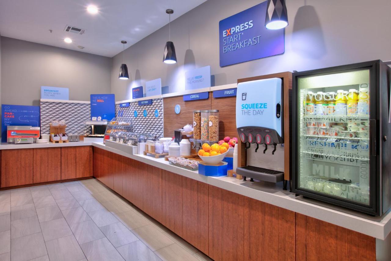Holiday Inn Express & Suites North Dallas At Preston By Ihg Luaran gambar